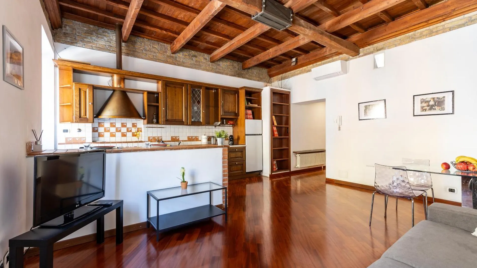 La Grande Casa - City Center contacts